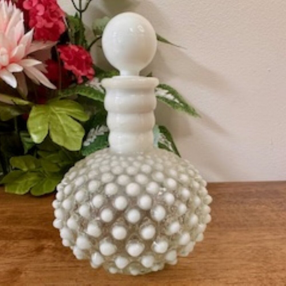 Hobnail Milk Glass Decanter Likely Fenton‎ Opalescent Bottle Vintage Stopper